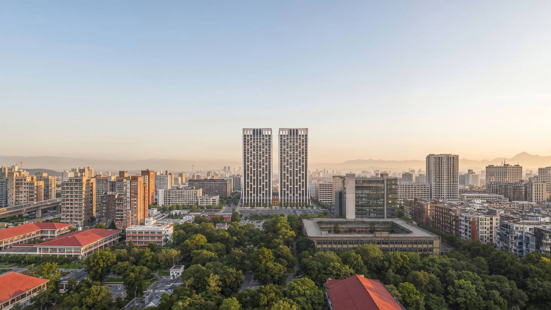 自空總綠意望向雙塔的晨光天際線，山嵐與城市甦醒